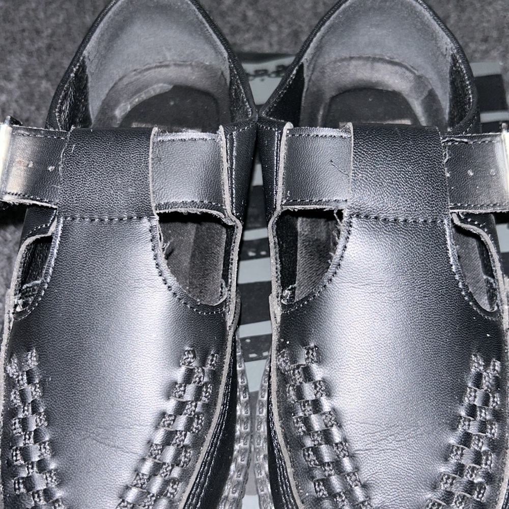 Tuk strap shoes - Picture 3 of 5